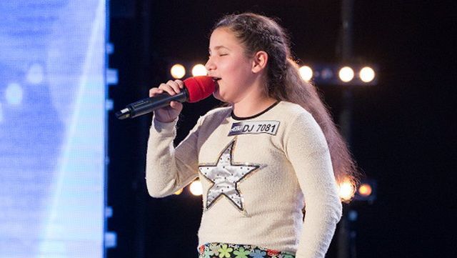 Andrada Precup A Cantat Live Alaturi De Nicole Cherry Piesa Memories Video Romanii Au Talent Protv
