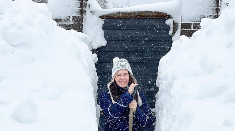 
	Provocarea anului! După ce a nins abundent, locuitorii regiunii Sahalin din Rusia s-au întrecut la sărituri în zăpadă
